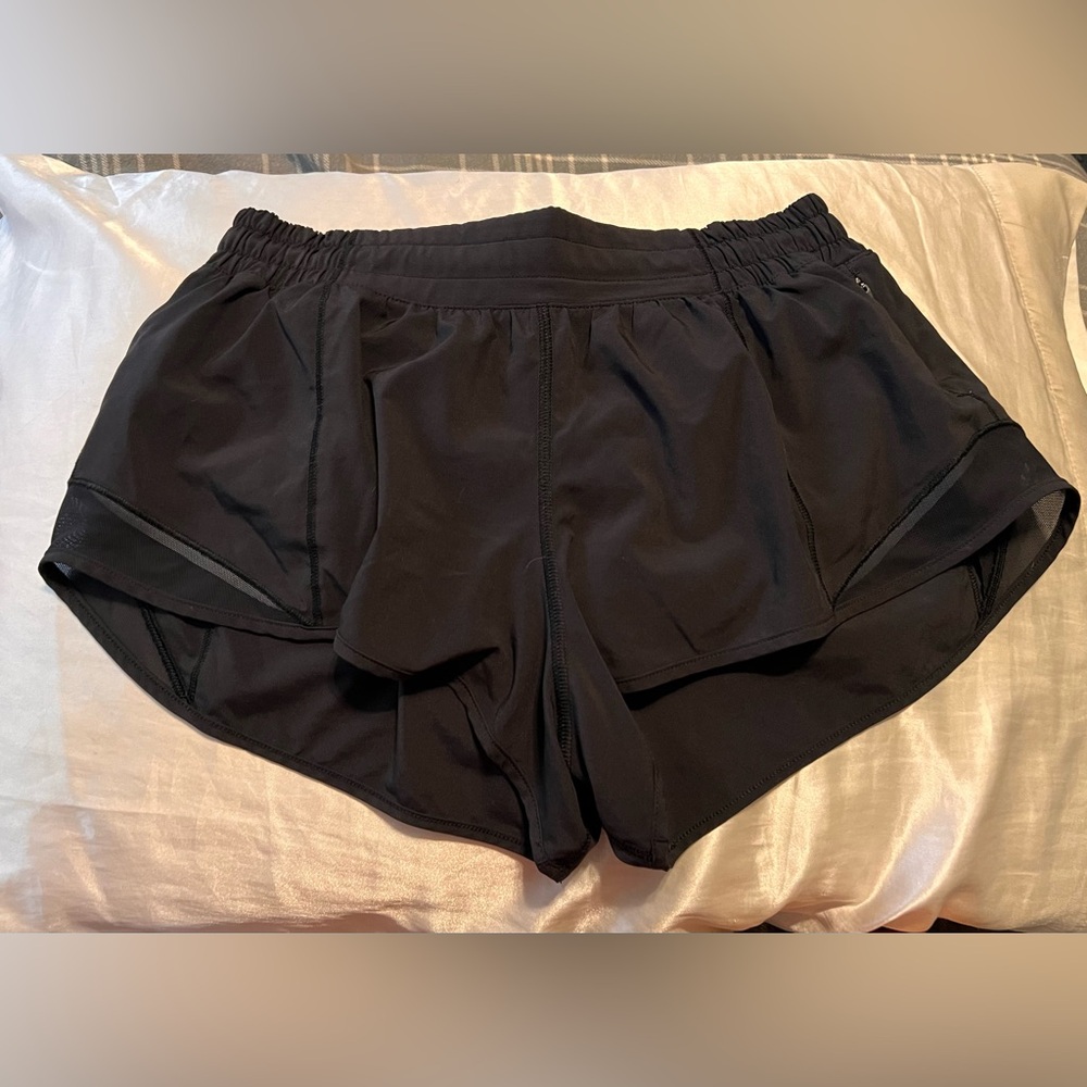 Black lululemon hotty hot shorts